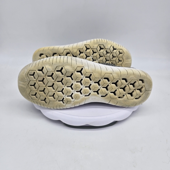 Nike Shoe Men's 11 Free RN Flyknit Grey Oreo Black Running Sneakers 942839-101 - Picture 5 of 8